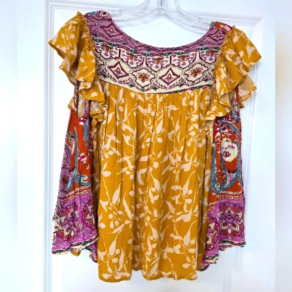 Easel Yellow and Purple Floral Flutter Sleeve Blouse Size Small - Picture 2 of 4